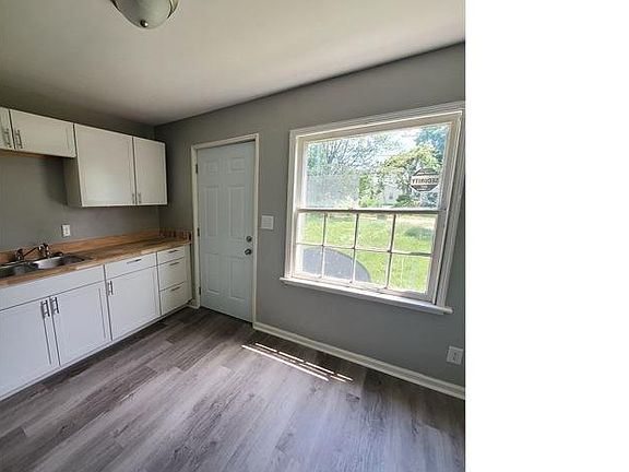 5th image of 1013 E 19th Ave