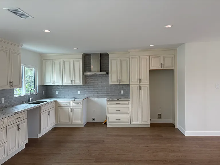2641 Elden Ave #A — Photo 3