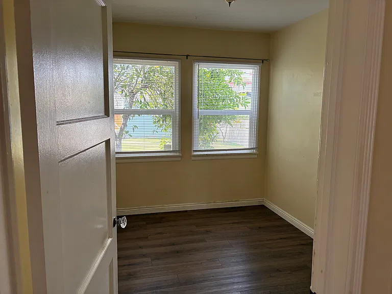 222 Avenue C — Photo 11