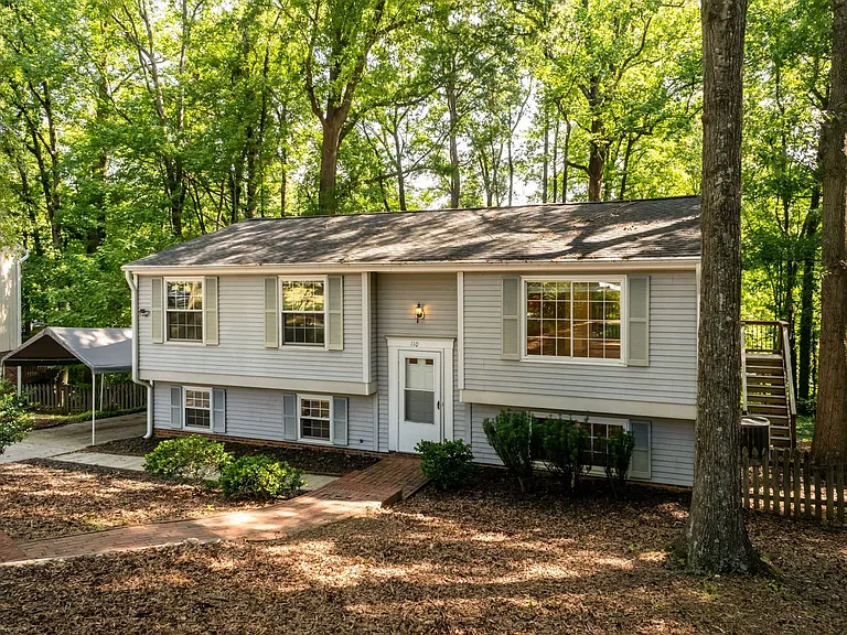 110 Smokehouse Ln — Photo 1