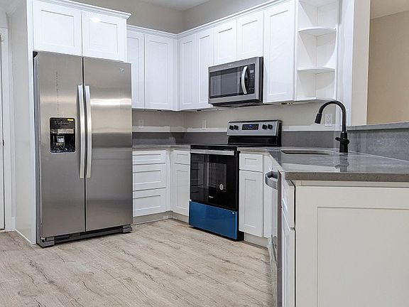 2nd image of 17 Paddington Ln #A