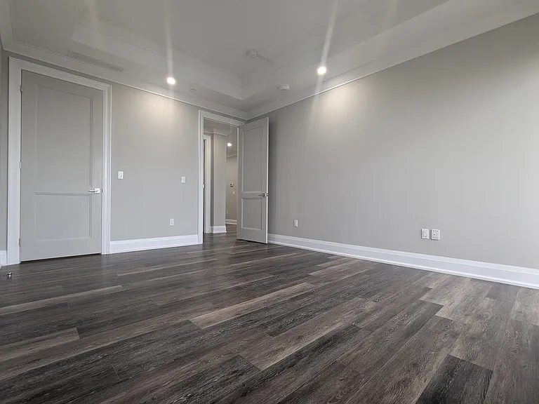 121 King St W — Photo 59