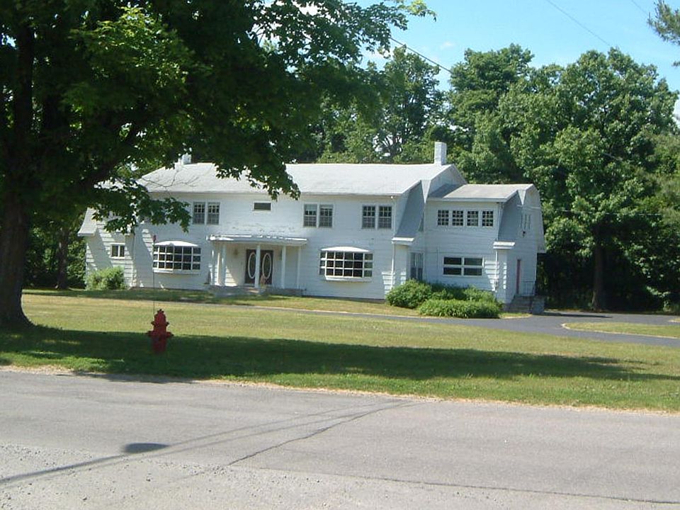 1st image of 201 Chapman St