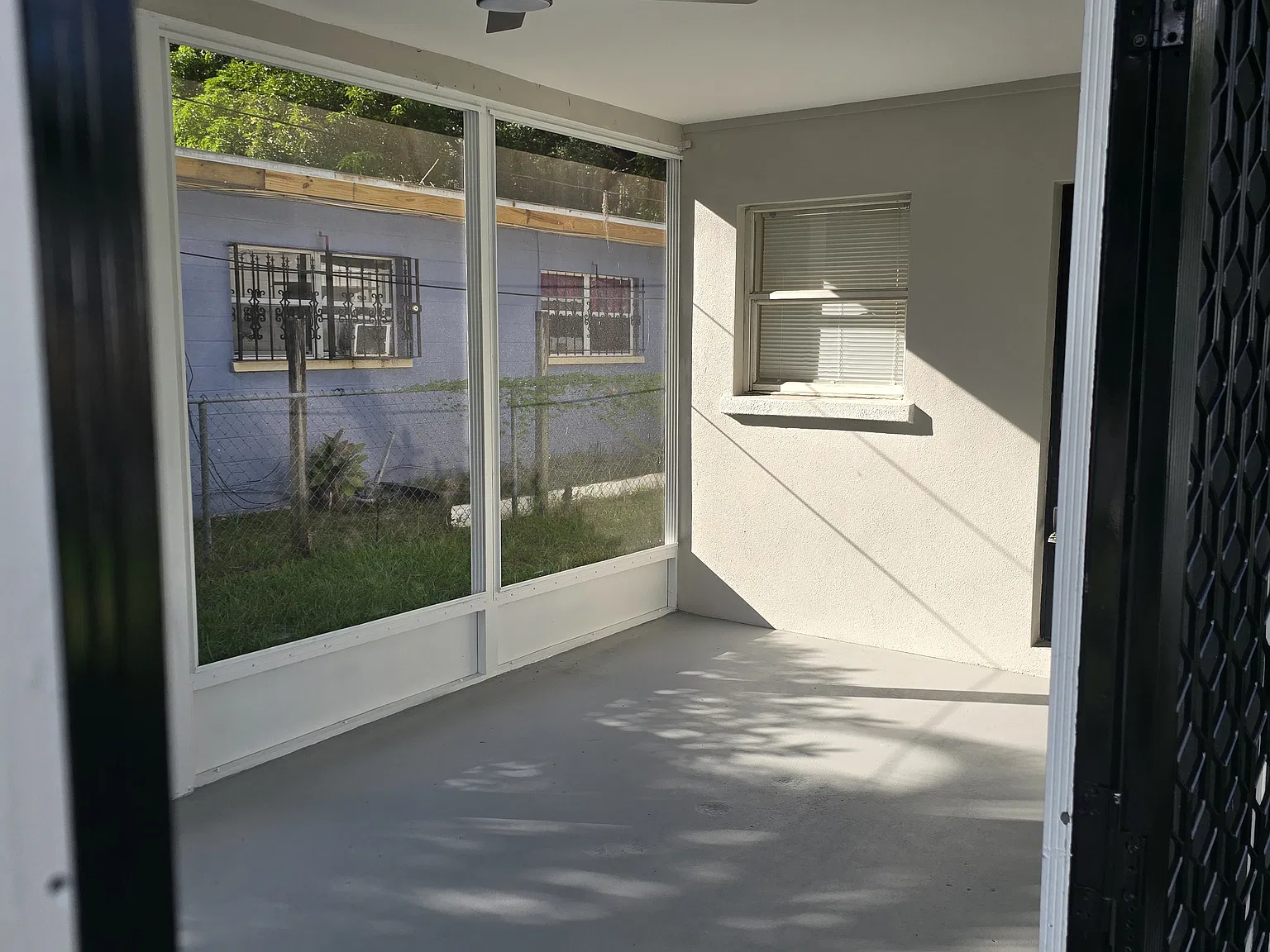 3 bed, 1079 sqft, $2,200 — Photo 3