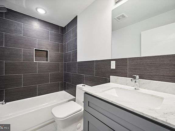 5th image of 2438 N Mascher St #2