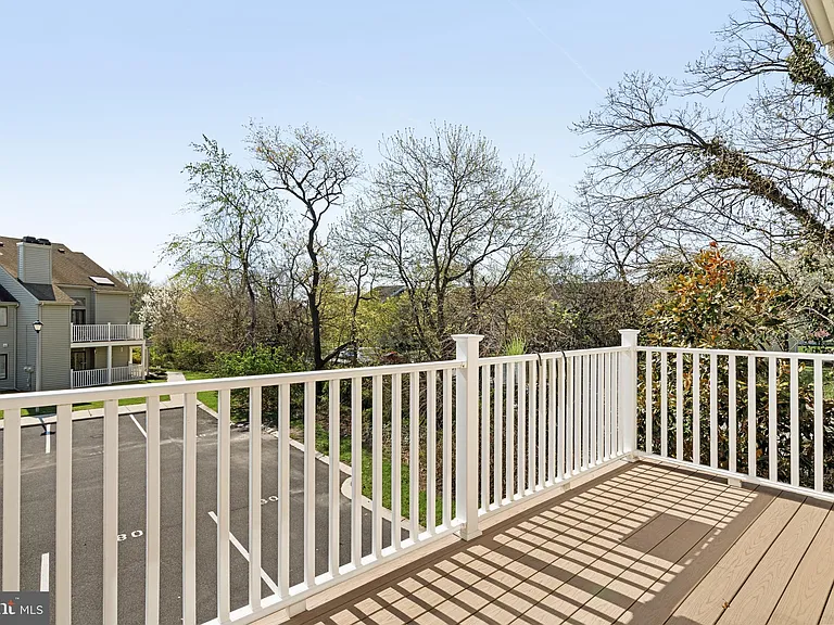 2204 Sandra Rd — Photo 9