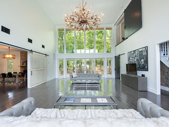 2nd image of 319 Brick Kiln Rd