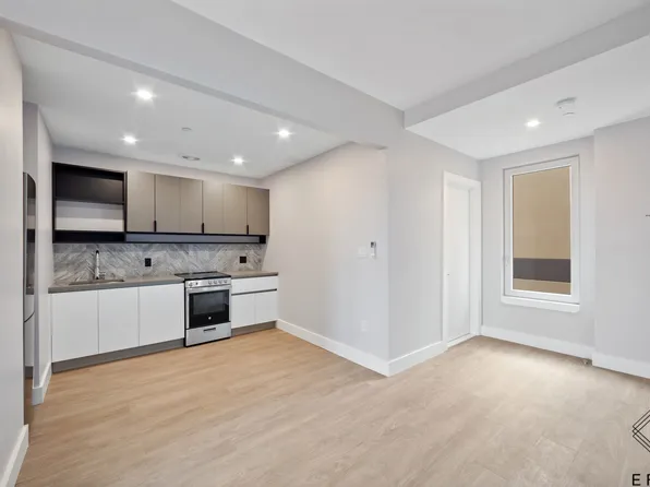 290 Linden Boulevard image 3 of 20