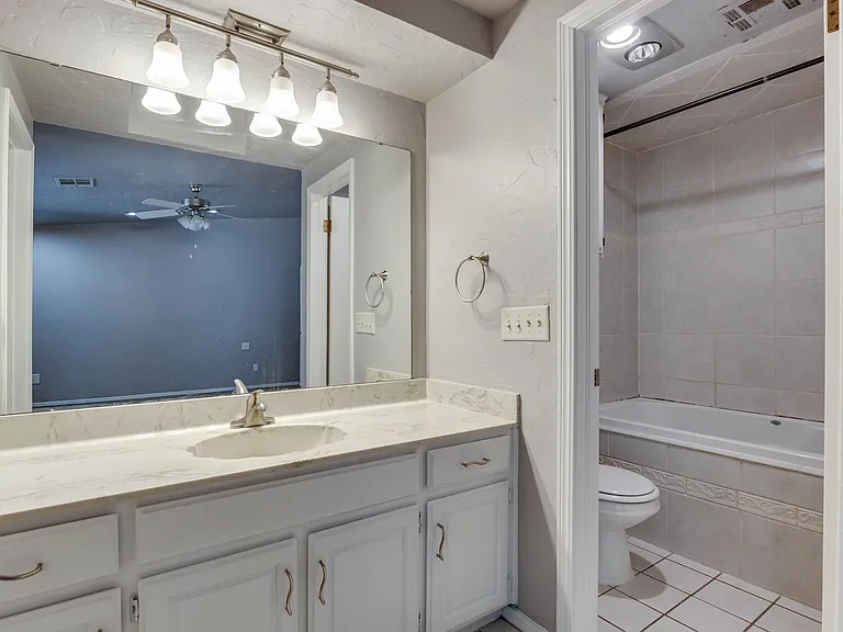 13813 Fairhill Ave — Photo 29