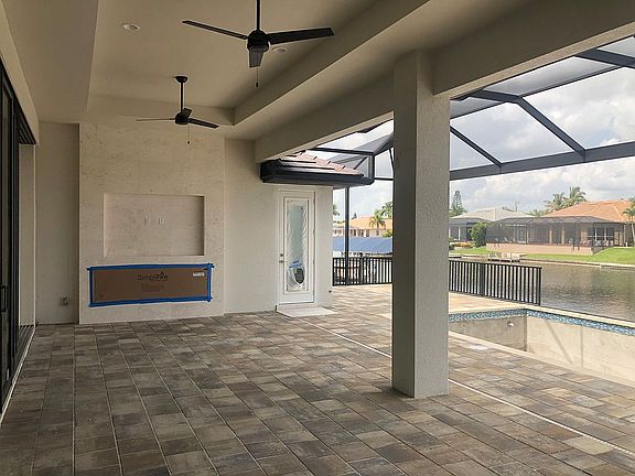 4th image of 4713 SW 23rd Ave