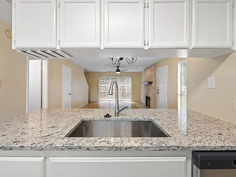6715 Old Quarry Ln — Photo 10