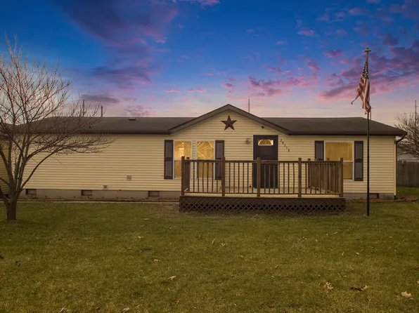 28358 La Rue St, Elkhart, IN 46516