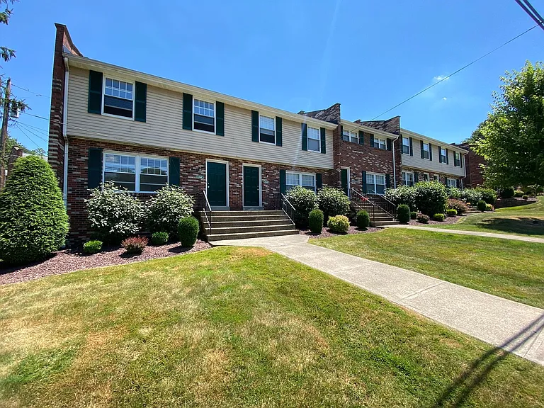 409 Millers Ln #A — Photo 9
