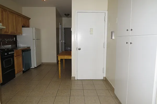 Rented by Capri Jet Realty Corp | media 14