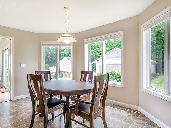 5th image of 60689 Creekstone Ct