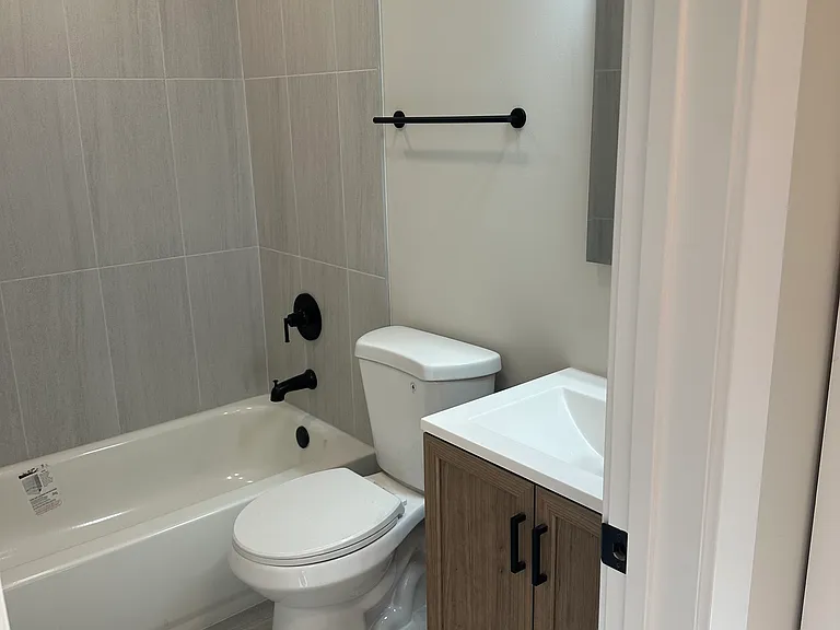 5306 N Cumberland Ave #212 — Photo 8