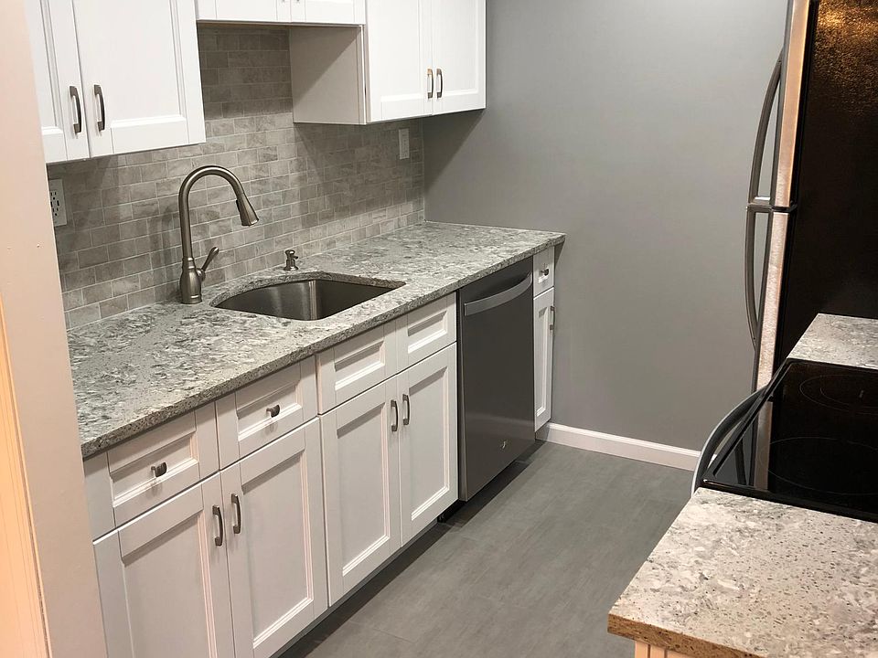 1st image of 63 Richmond Blvd
