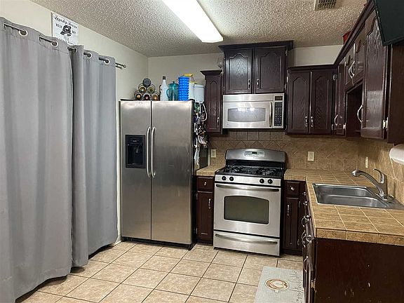3rd image of 701 Royal Palm Dr