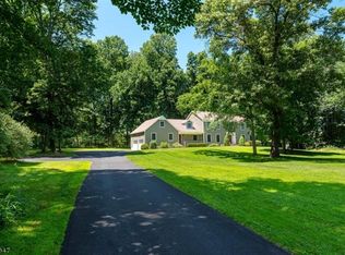 15 Chester Woods Dr, Chester, NJ 07930