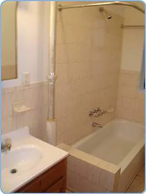 Rented by The Henry Brokerage | media 44