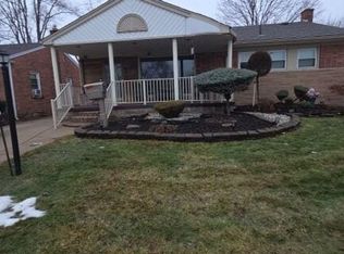 1722 Meadowlane St, Inkster, MI 48141