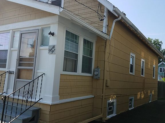 3rd image of 25 Phyllis Ave