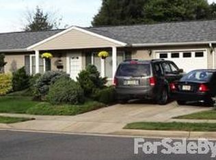 17 Cypress Dr, Monroe Township, NJ 08831