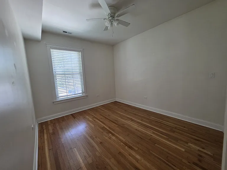 2343 W Winona St #2E — Photo 5