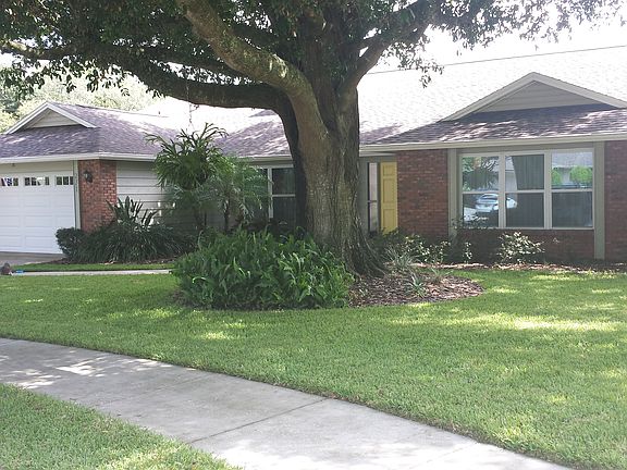 2nd image of 271 Castleford Ct