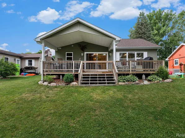 3152 Briarlane Rd, Farwell, MI 48622