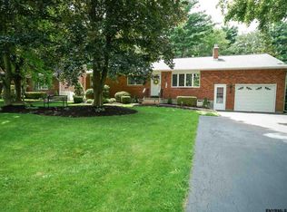 9 Wallace Dr, Delmar, NY 12054
