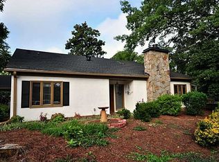 10090 Kinross Rd, Roswell, GA 30076