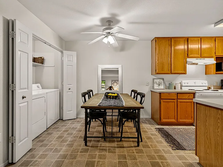 Mission Ranch Apartments — Photo 8
