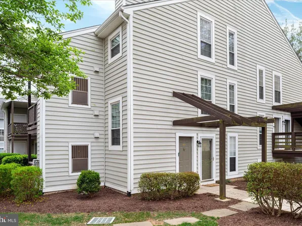 10198 Oakton Terrace Rd, Oakton, VA 22124