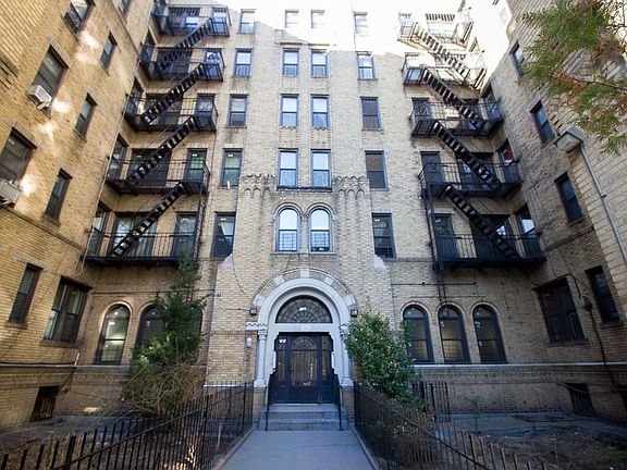 5th image of 377 Montgomery St APT B9
