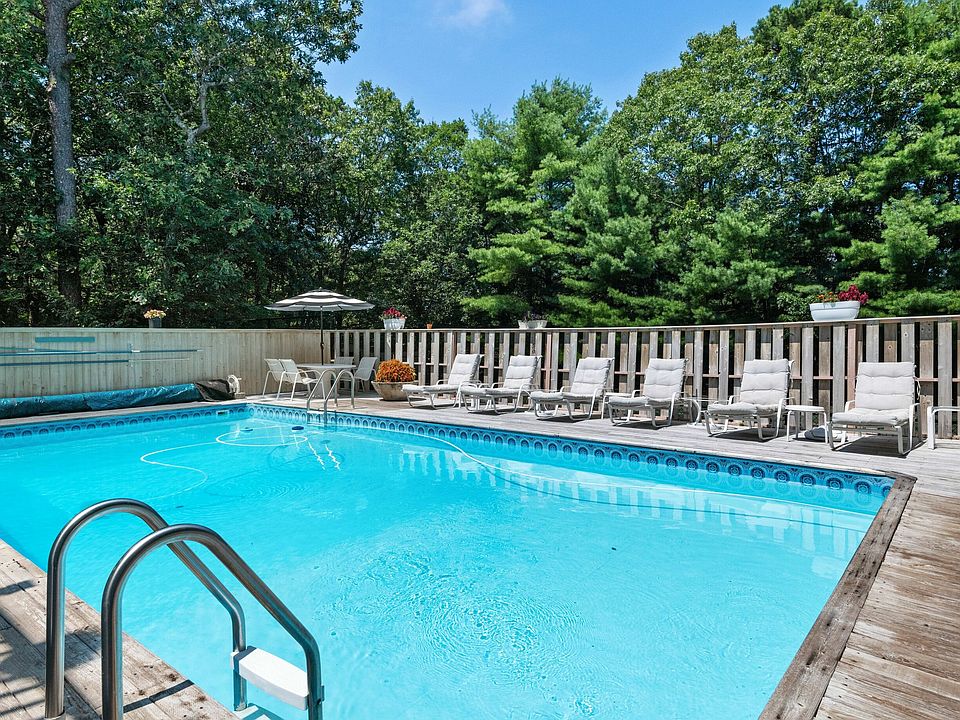 1st image of 9 Park Cir
