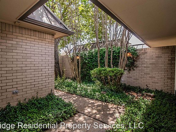 3rd image of 1212 Belle Pl