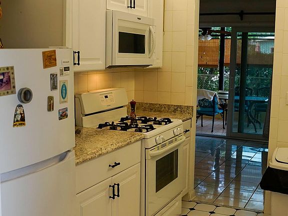 2nd image of 150 S Naranja Avenue S
