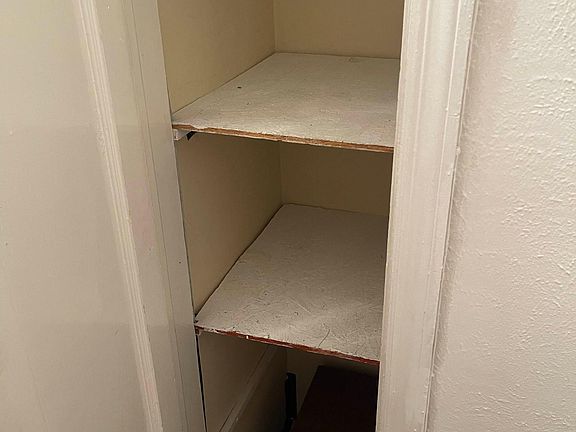 4th image of 4617 Chester Ave #1R