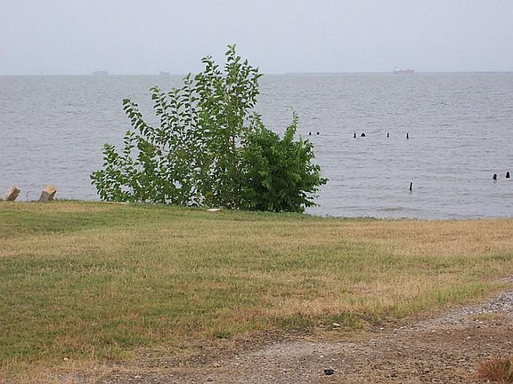 4th image of 206 Avenue A