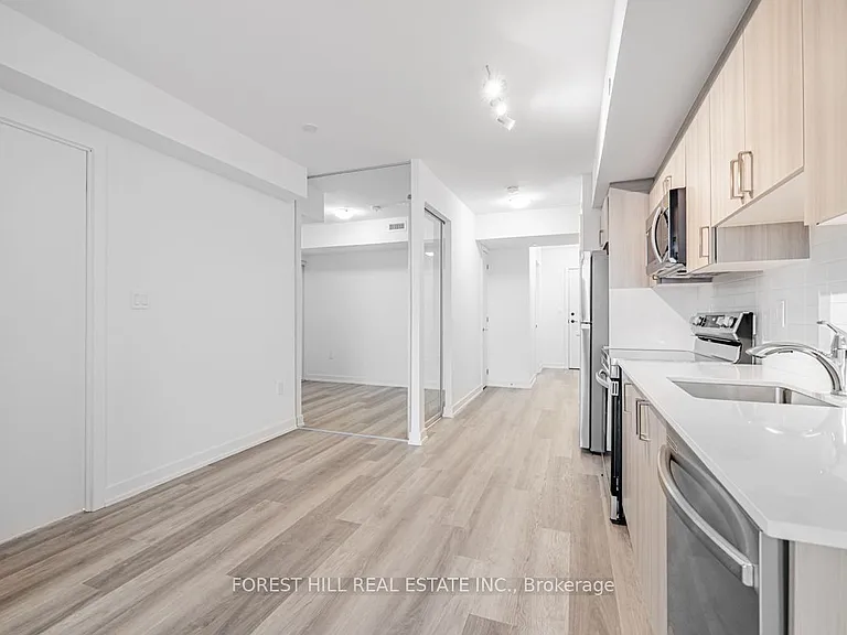 556 Marlee Ave #301 — Photo 19
