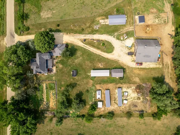 12361 N Henderson Rd, Orangeville, IL 61060