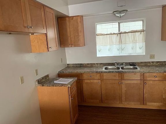 5th image of 15746 Blaine Ave APT 2