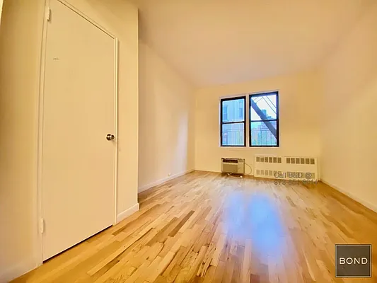 Rented by Bond New York | media 6