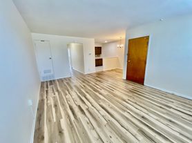 3028 S 70th St, Philadelphia, PA