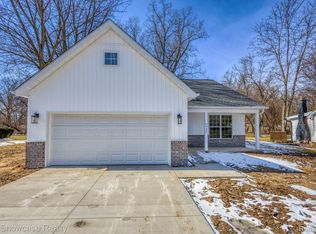 2325 Walnut Rd, Auburn Hills, MI 48326