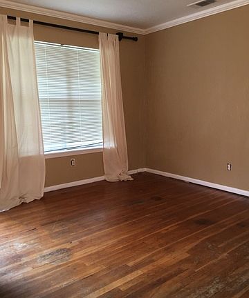 5th image of 6810 Westlawn Dr