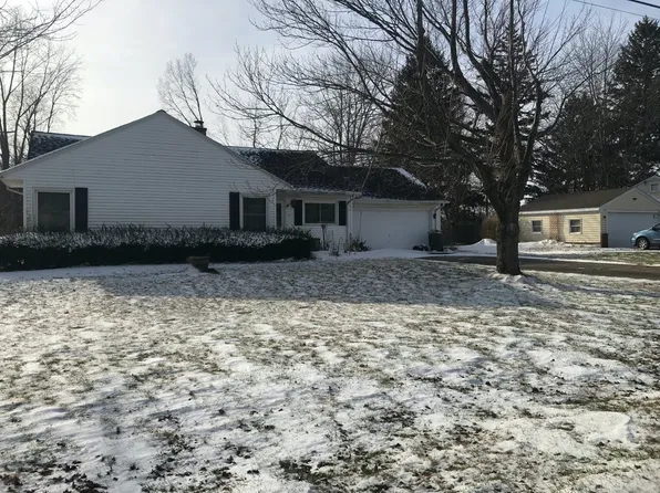 305 E Cole Rd, Fremont, OH 43420