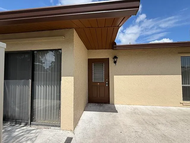 2 bed, 2.0 bath, 1370 sqft, $2,500 — Photo 4