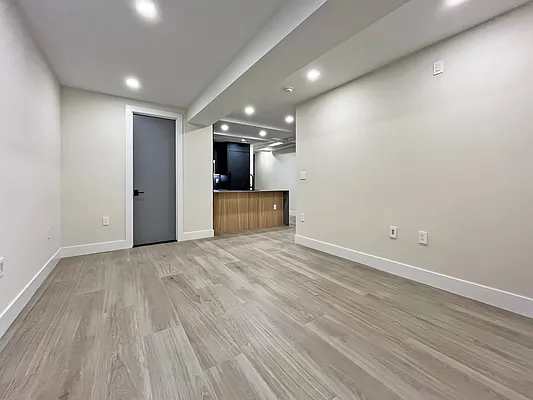 Rented by Dallien Realty Limited Liability Company | media 17